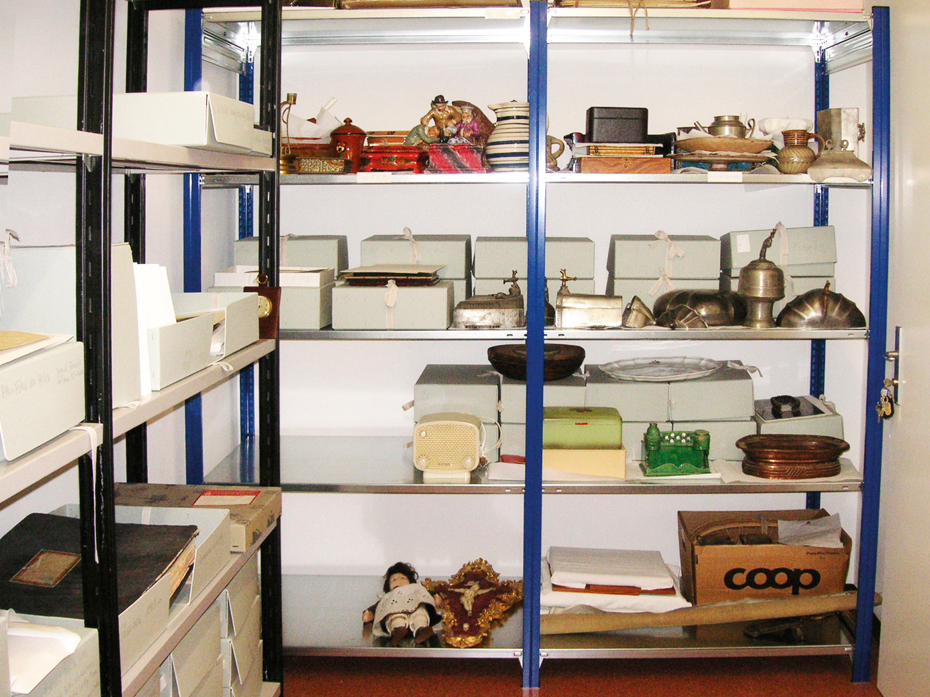<p>Projet d'archivage<br
/>Salle des archives du Badrutt’s Palace</p>